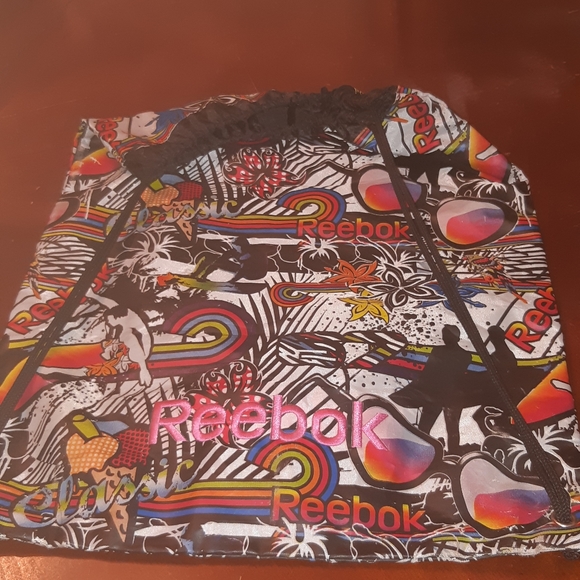 5/10$ Reebok Essentials Drawstring Bag - Picture 3 of 5